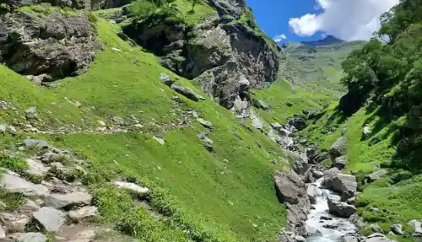 hampta pass trek,Best treks in July