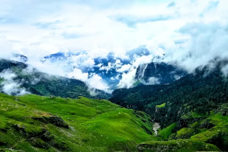 Premium Hamta Pass & Chandratal Lake Trek