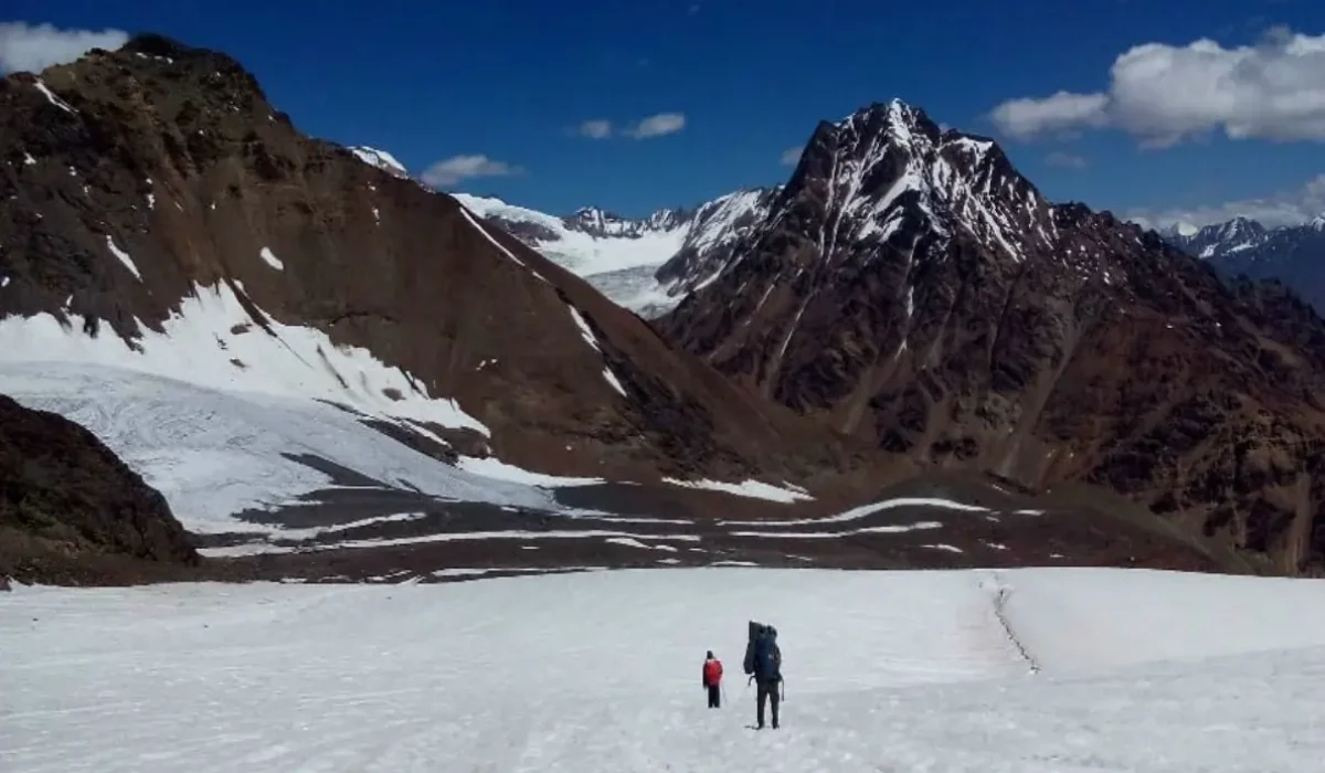 High Altitude Trekking. Pin Parvati Pass trek